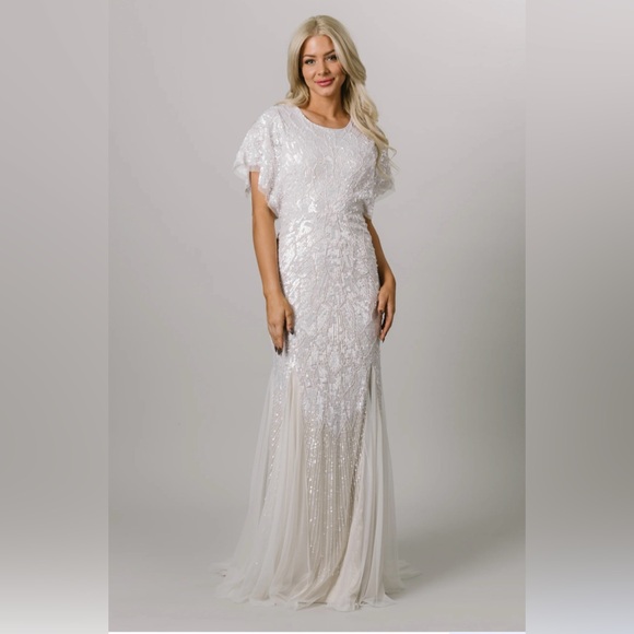 Stunning Adrianna Papell Platinum Bridal Gown 39001 - Size 6 - New - Picture 1 of 5